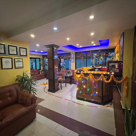 Backyard Hotel Катманду Экстерьер фото