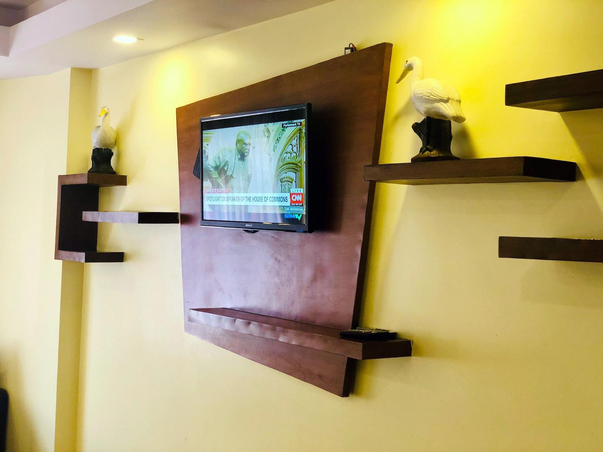 Backyard Hotel Катманду Экстерьер фото
