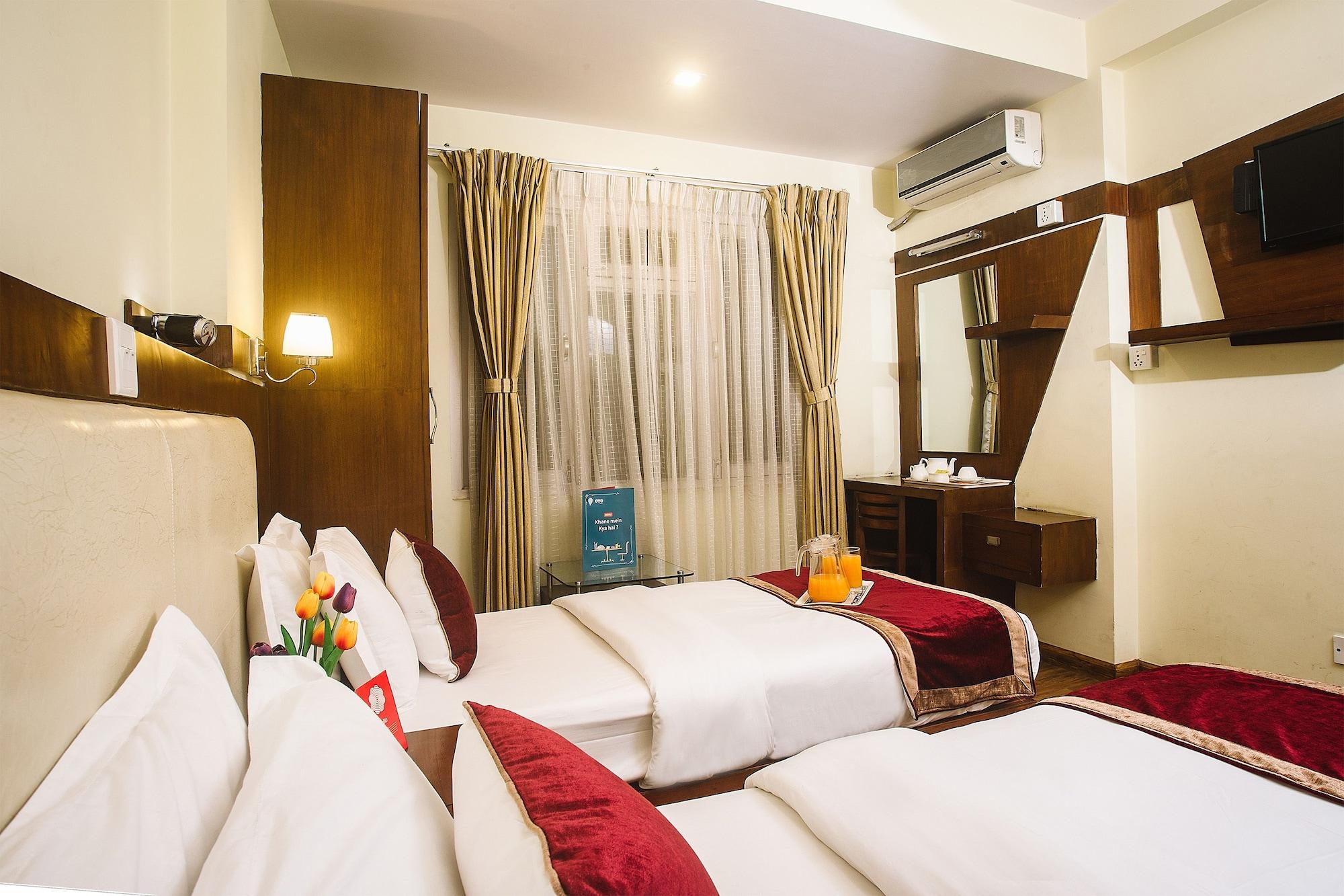 Backyard Hotel Катманду Экстерьер фото