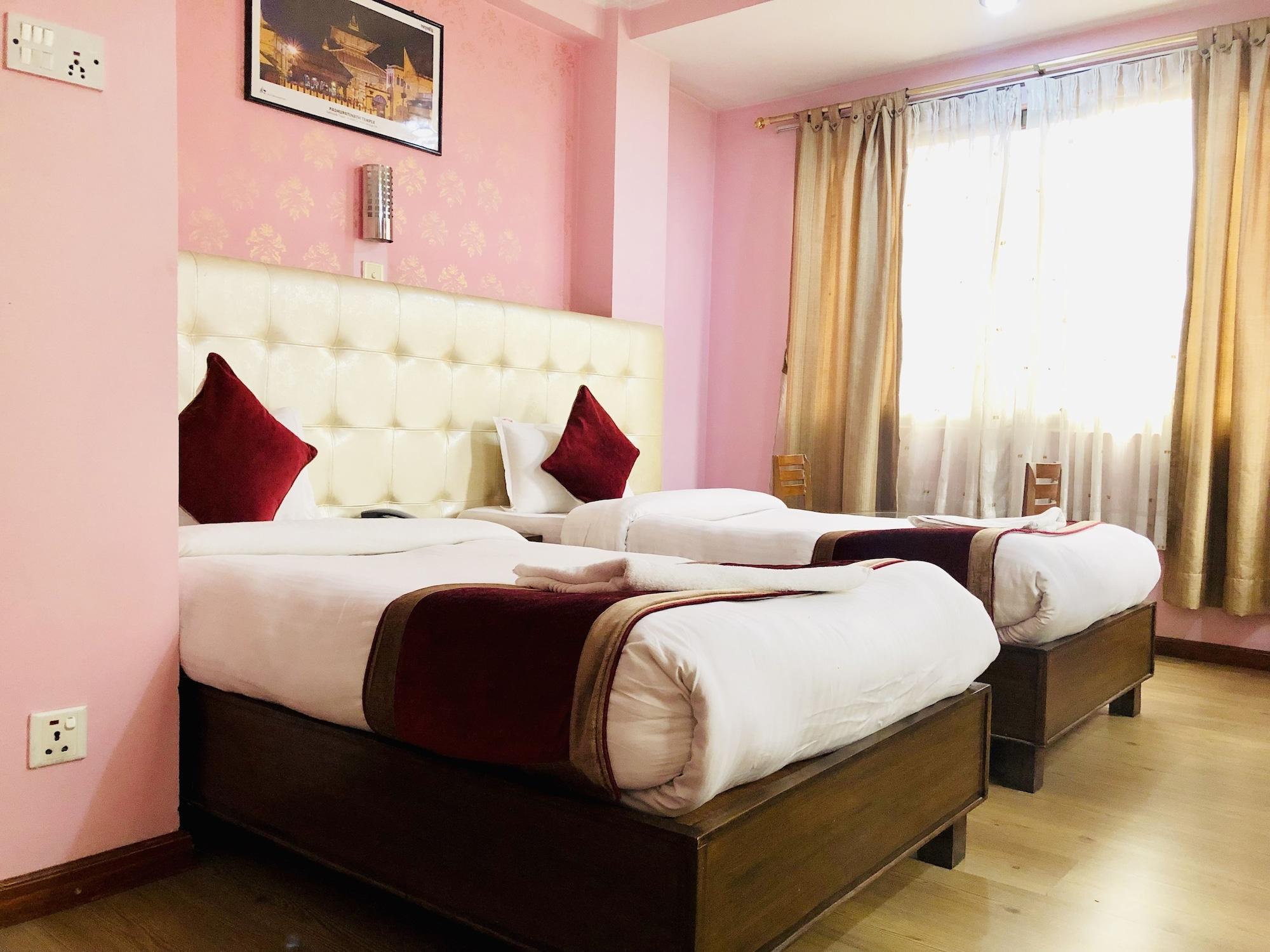 Backyard Hotel Катманду Экстерьер фото