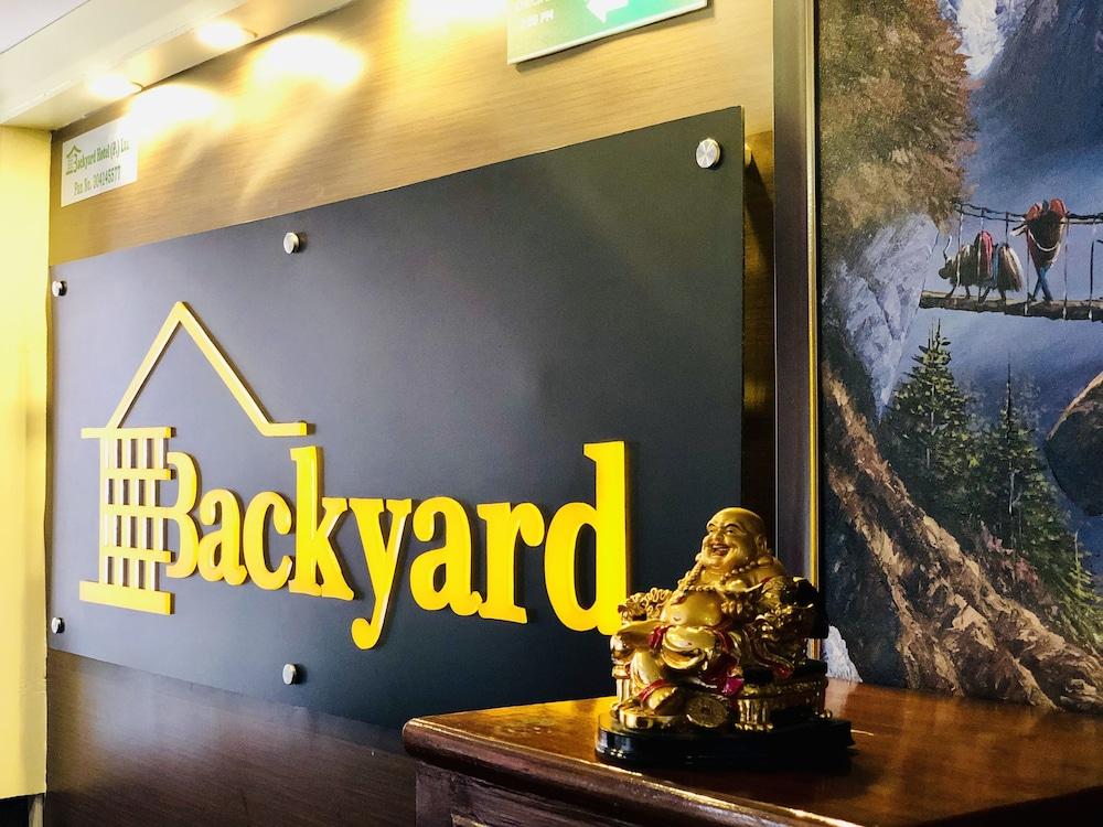 Backyard Hotel Катманду Экстерьер фото