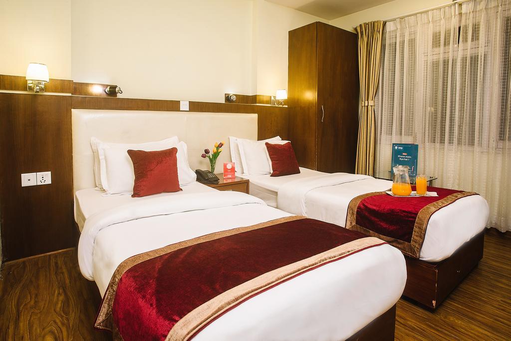 Backyard Hotel Катманду Экстерьер фото