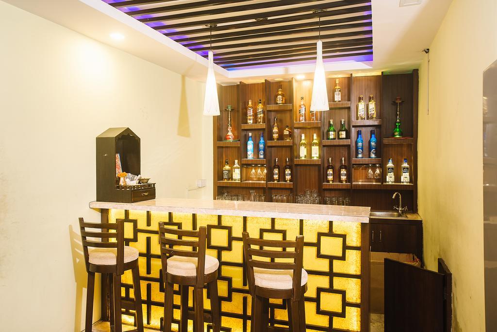 Backyard Hotel Катманду Экстерьер фото